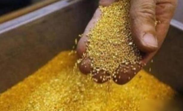 尿是黄色的！金子也是黄色的！1669年，德国一男子为了提炼黄金，竟然煮了5000