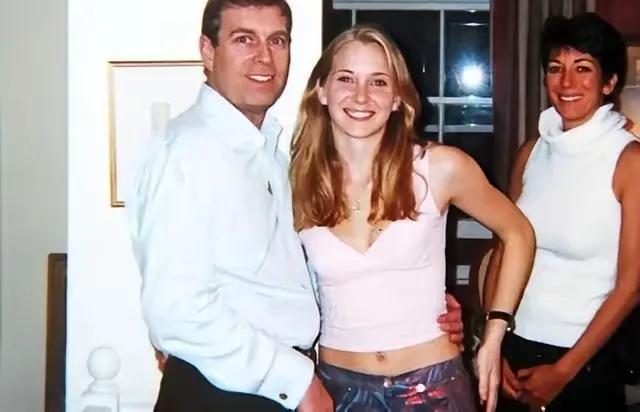 爱泼斯坦的罪恶真相，远比想象中更令人发指！司法部最新文件扒出的细节，让人脊