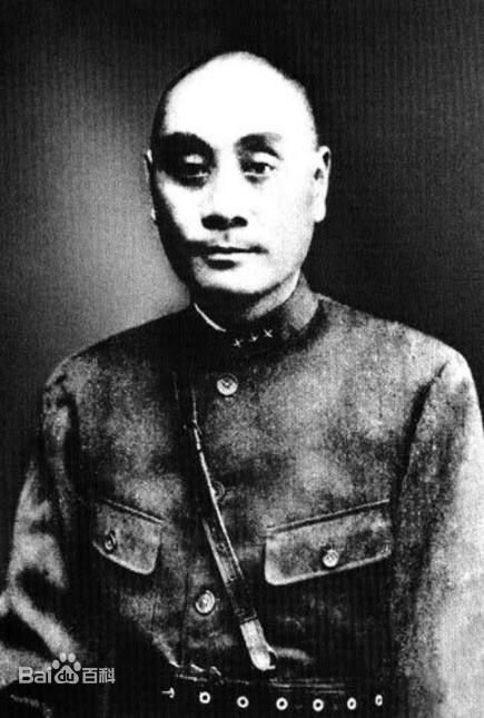 1935年2月，刘湘成为四川省主席后，他的妻子周氏感到自己没文化，就劝刘湘讨个有