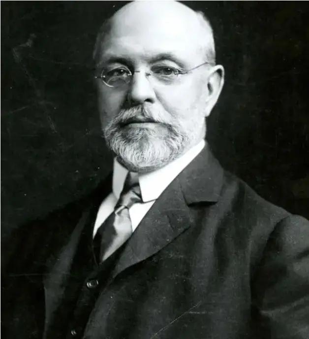 1879年，俄国科学家结束一天的工作后，没洗手就开始吃饭，结果他发觉自己吃的牛排