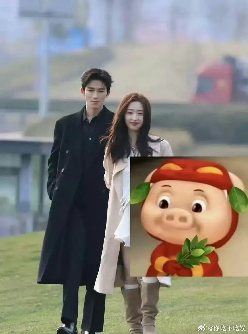 现在的穿衣打扮怎么越来越统一化了，大家觉得谁更有CP感呢