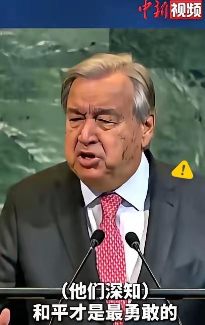 联合国秘书长在纽约联合国总部举行的记者会上，宣布了对中日东海油气田开发争议不表态