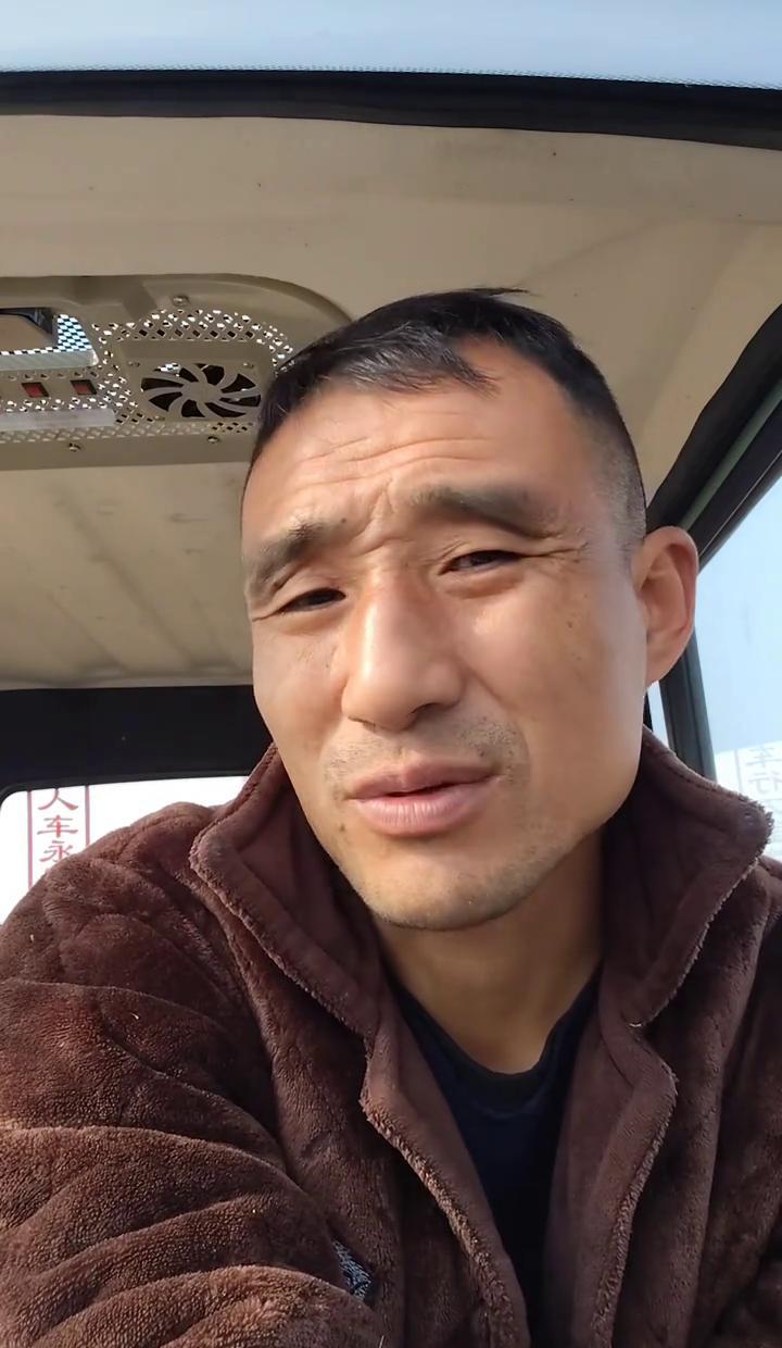 最近去XX鱼塘的钓友是不是觉得浮漂沉得像焊死了？30块一天坐一下午，桶里比脸