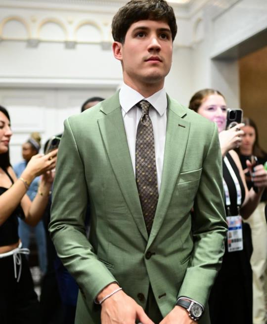 火箭队今天赢球之后，战绩变成了7胜3负。今天主场作战的休斯敦火箭队轻取弱旅华盛顿