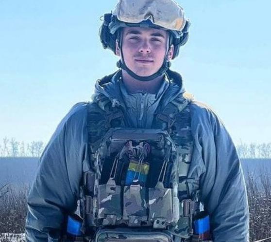 图文：19岁乌军士兵斯捷潘丘克率21名士兵突出包围圈成为最年轻的乌克兰英雄称号获