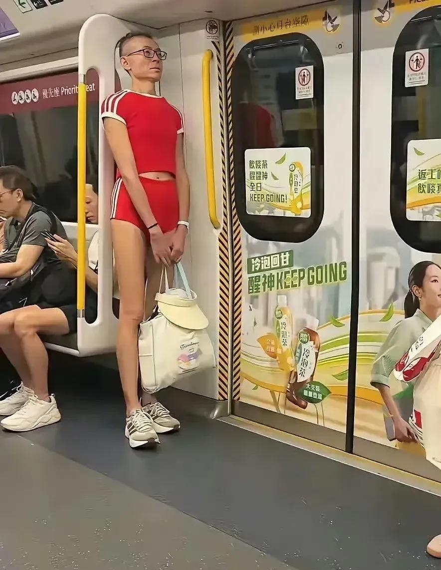 不得不说，大哥身材真好！[赞]
