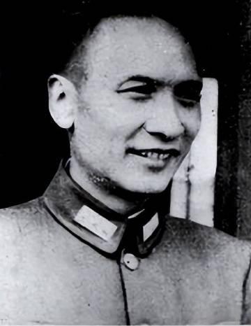 1949年9月，毛人凤拿着一份四百多人的枪决名单让卢汉签字，卢汉拒绝签字。毛人凤
