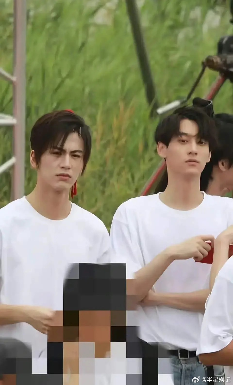 大半个娱乐圈，一个接一个的跳下海，太想🔥了吧