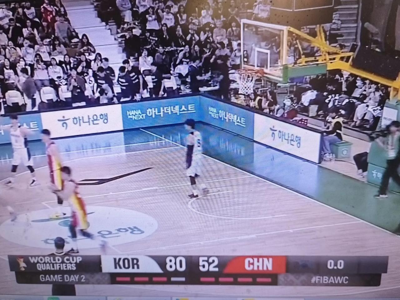 中国男篮100%被韩国队双杀！第三节结束：韩国男篮80比52中国男篮，落后28分