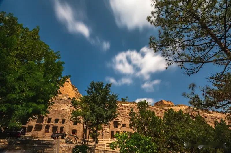 山西的好风光,在哪里?山西的好风光，藏在表里山河间。北有云冈石窟，千年佛韵刻于