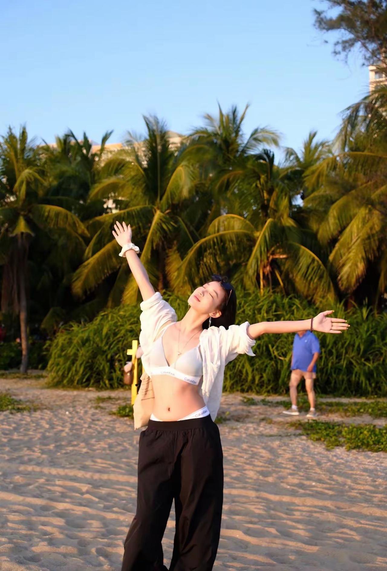 摩羯座1月15日至1月21日运势左右逢源，福星高照。命星先后与金、日、火三