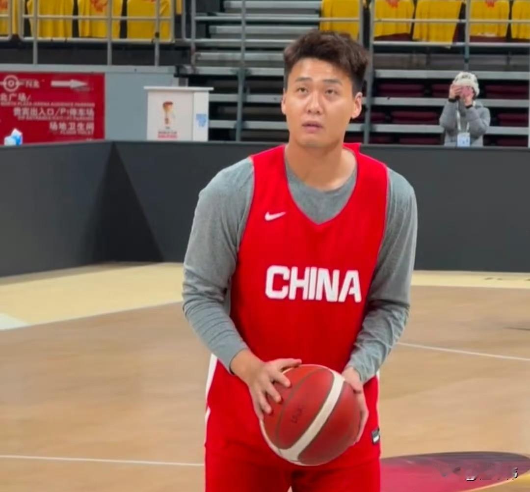 保护赵睿！老叔郭士强谈赵睿缺席：“赵睿打完全运会后有点疲劳，在训练中拉伤了。