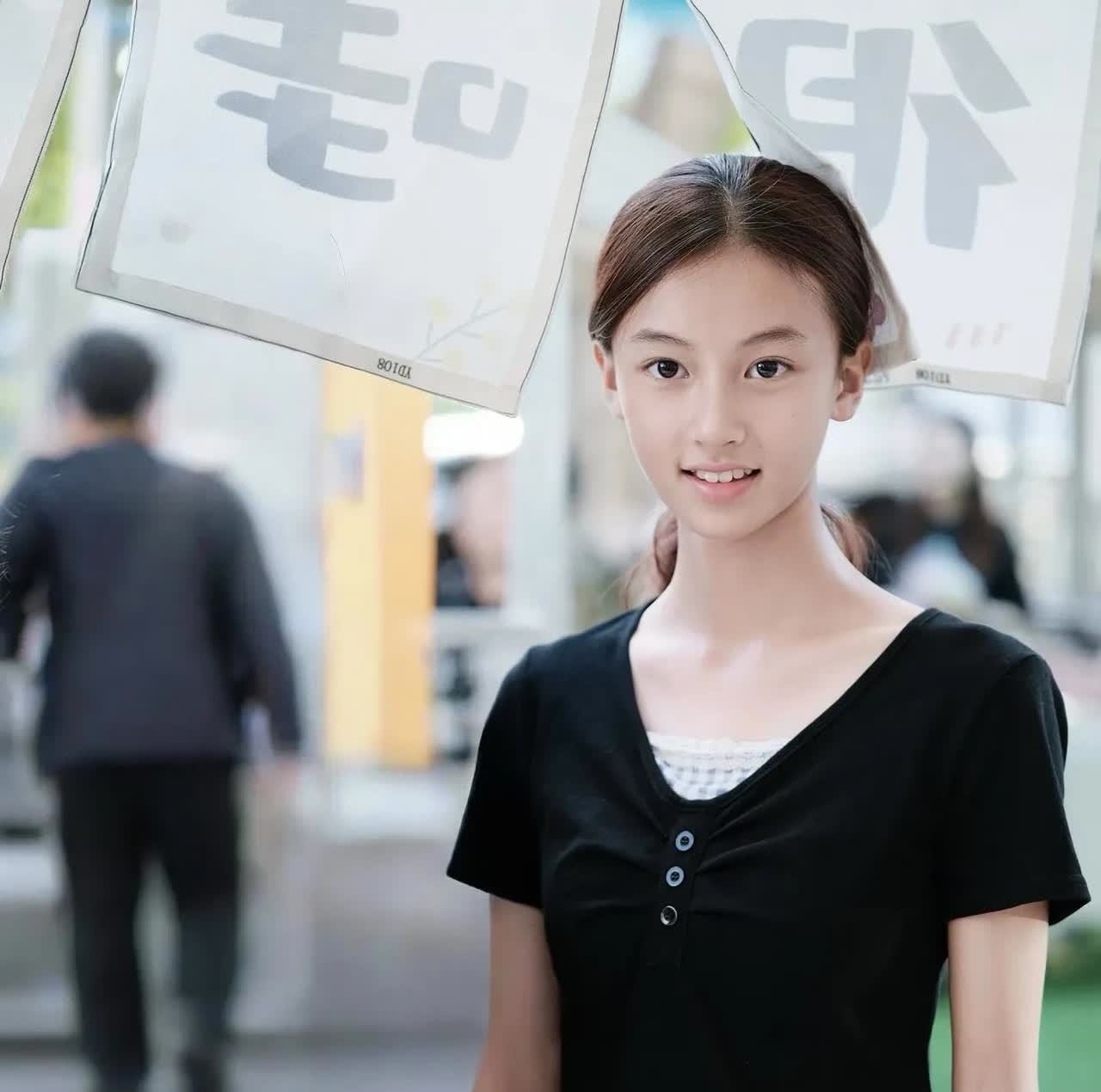 七七父母这种家长没什么长远的发展目光，这就是认知太低，毕竟她女儿这个长相，还碰