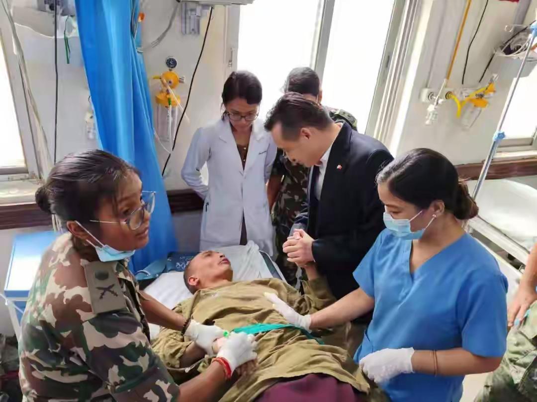 绝境求生！被困尼泊尔隧洞十天奇迹生还，陆海涛的冷静抉择救了自己。尼泊尔突发特大