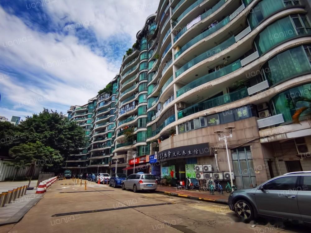 跌到1.2万/平，华南新城这套大四房两年亏掉一辆保时捷华南新城，番禺南村的一