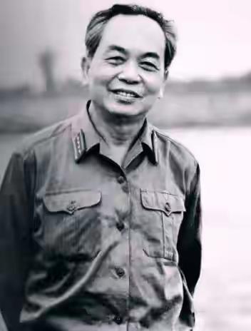 武元甲晚年感慨很扎心：越南扬言教训中国，开战仅3小时全线崩盘。说这话的老爷子