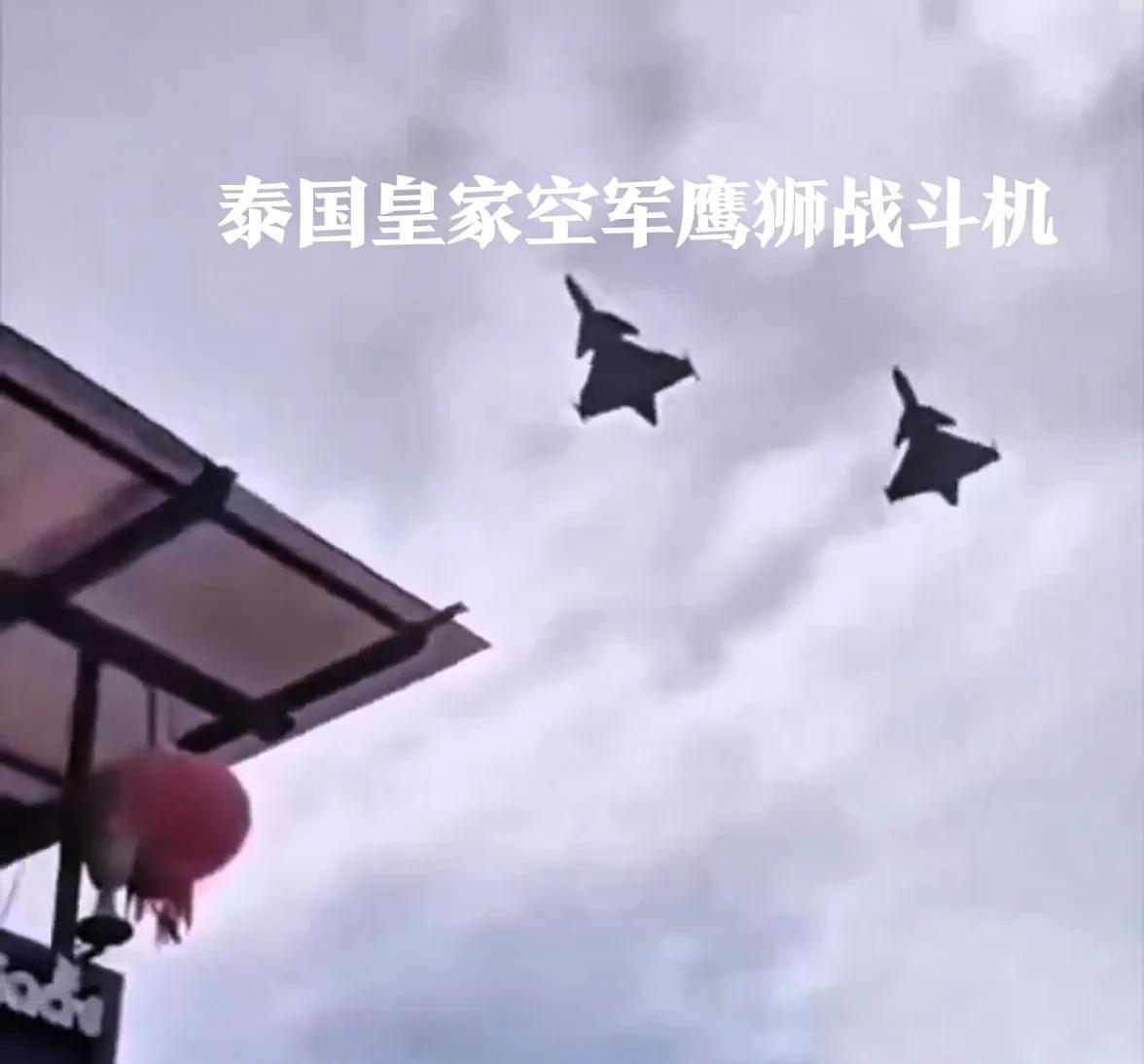 泰国准备打全面战争。今天的泰国已经被拍到大批重型装甲部队和防空部队集结到边境地