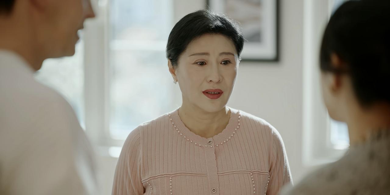 《蜜语纪》的剧情太爽了！剧中李梦饰演的小三击败朱珠这位正妻上位，本以为是收获