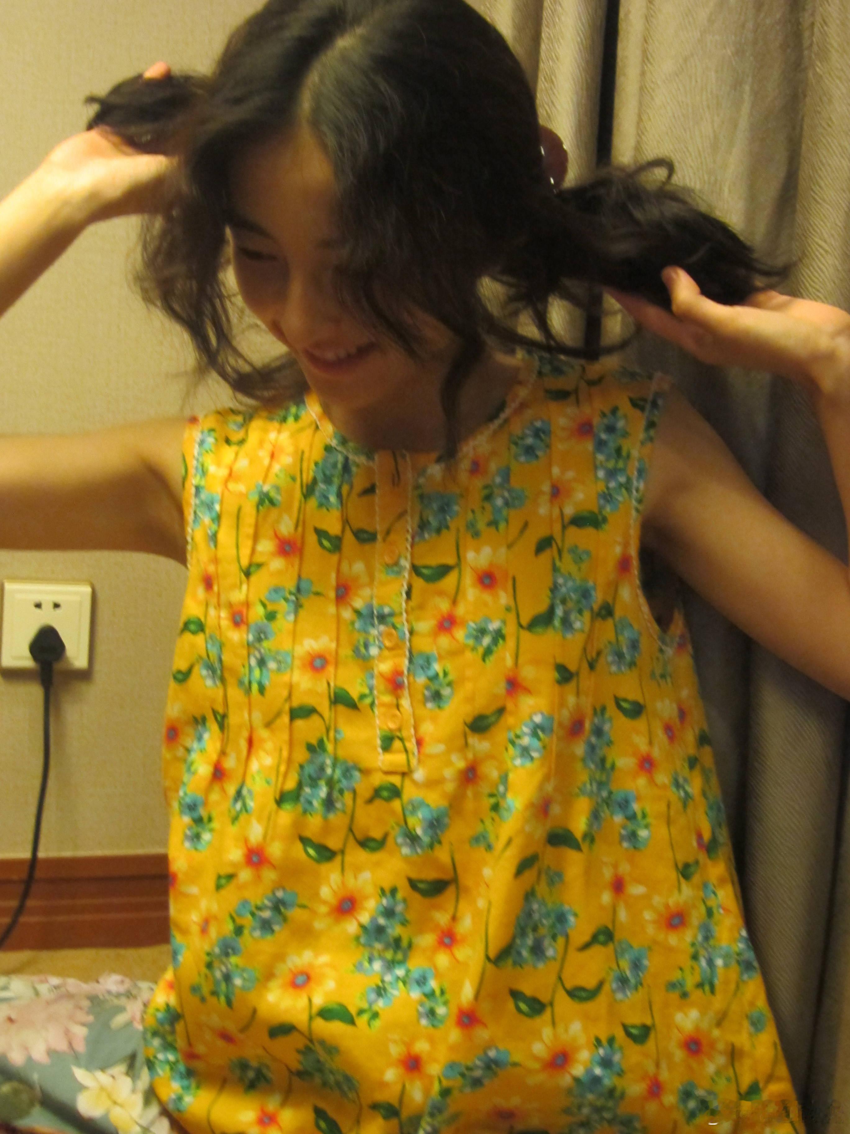 张子枫张子枫穿花不溜秋是真好看啊张子枫｜