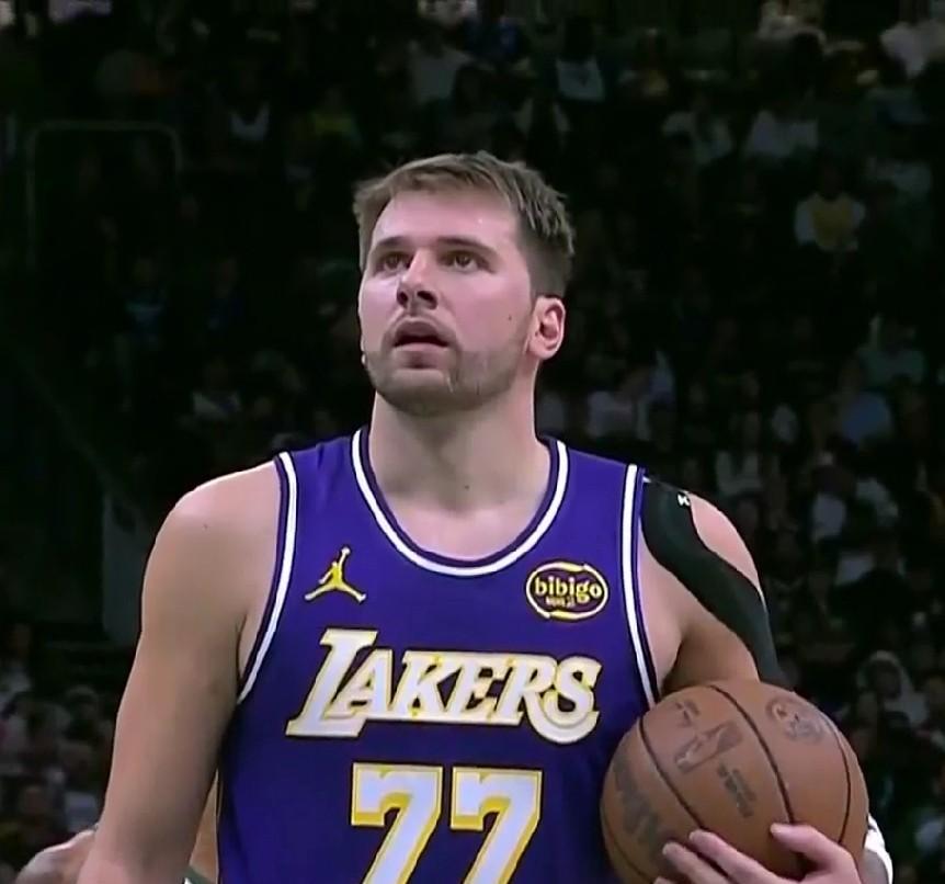 新赛季打到目前！！球员罚球榜！！！东契奇：打了19场比赛，总共罚球233次，命