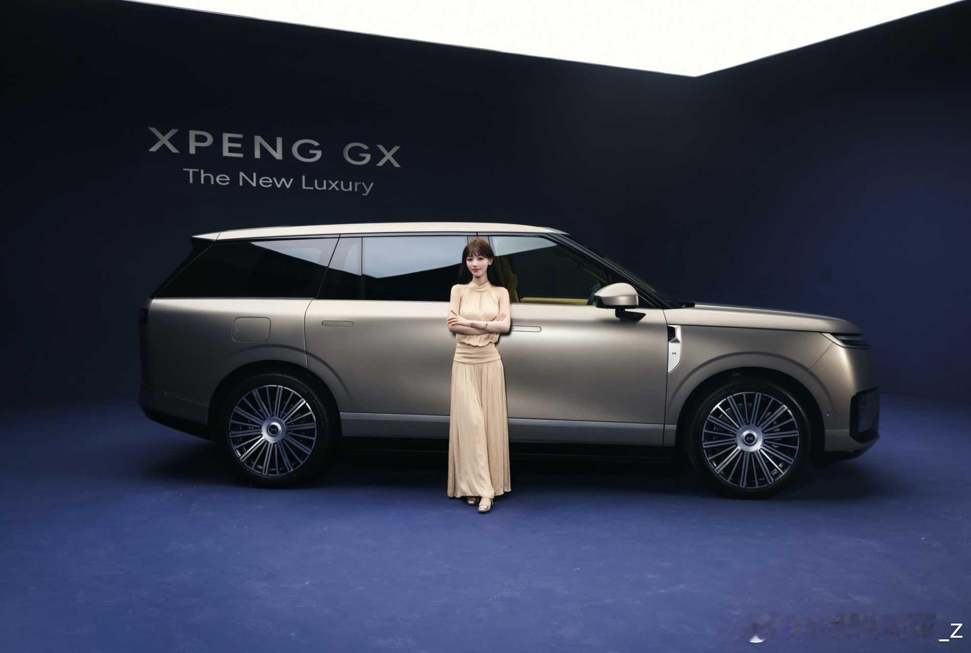 媒体看来已经开始静态拍摄了！不得不说小鹏GX这个侧面真的好看！端庄大气！分量感十
