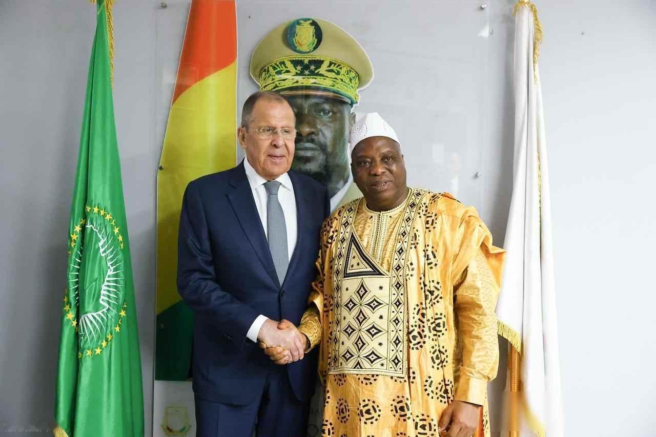 马里防长突然死了，俄方沉默得反常，非洲格局悄悄变了2026年4月25日，马里