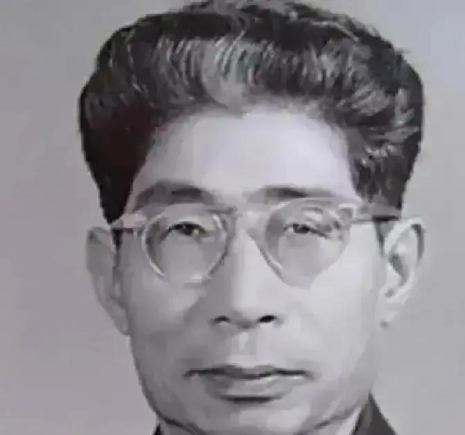 1967年，许世友到北京开会，一开国上将笑着和他打招呼，他理都不理，对方只能尴尬离开，就在其转身时，