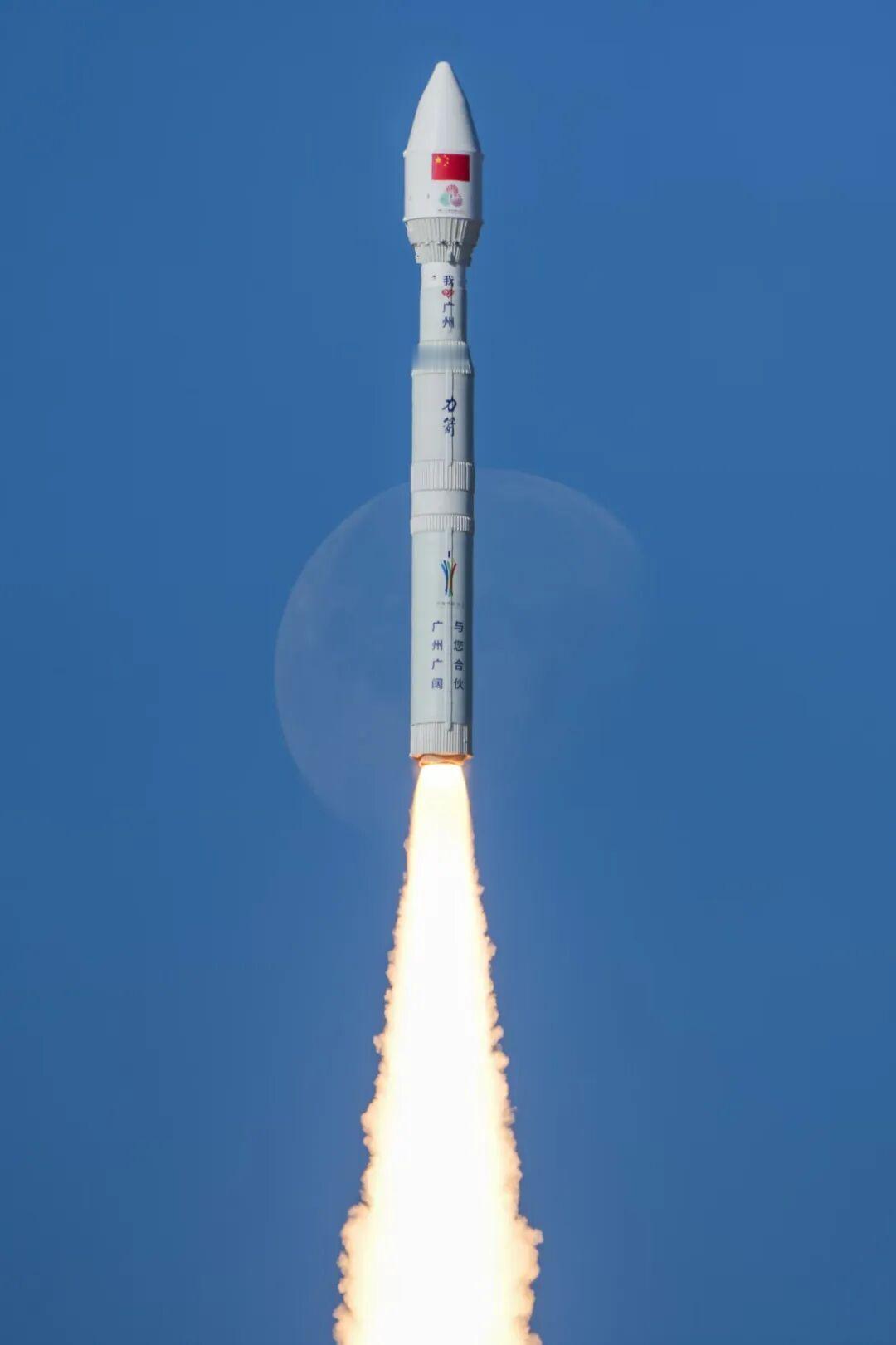 力箭一号运载火箭总指挥胡小伟表示：力箭一号今年还有两次发射，明年基本上实现月月