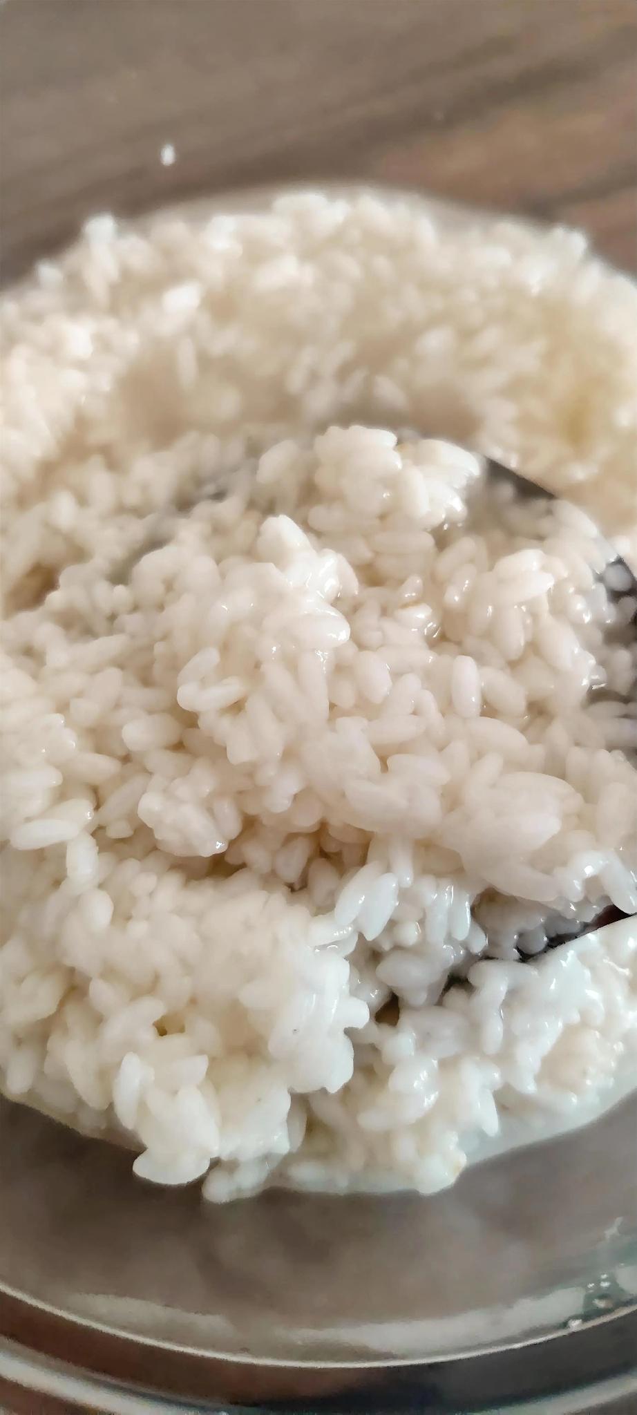 我今天终于给醪糟汤里加了凉白开，1：0.75，干米1，凉白开0.75。我喜欢吃醪