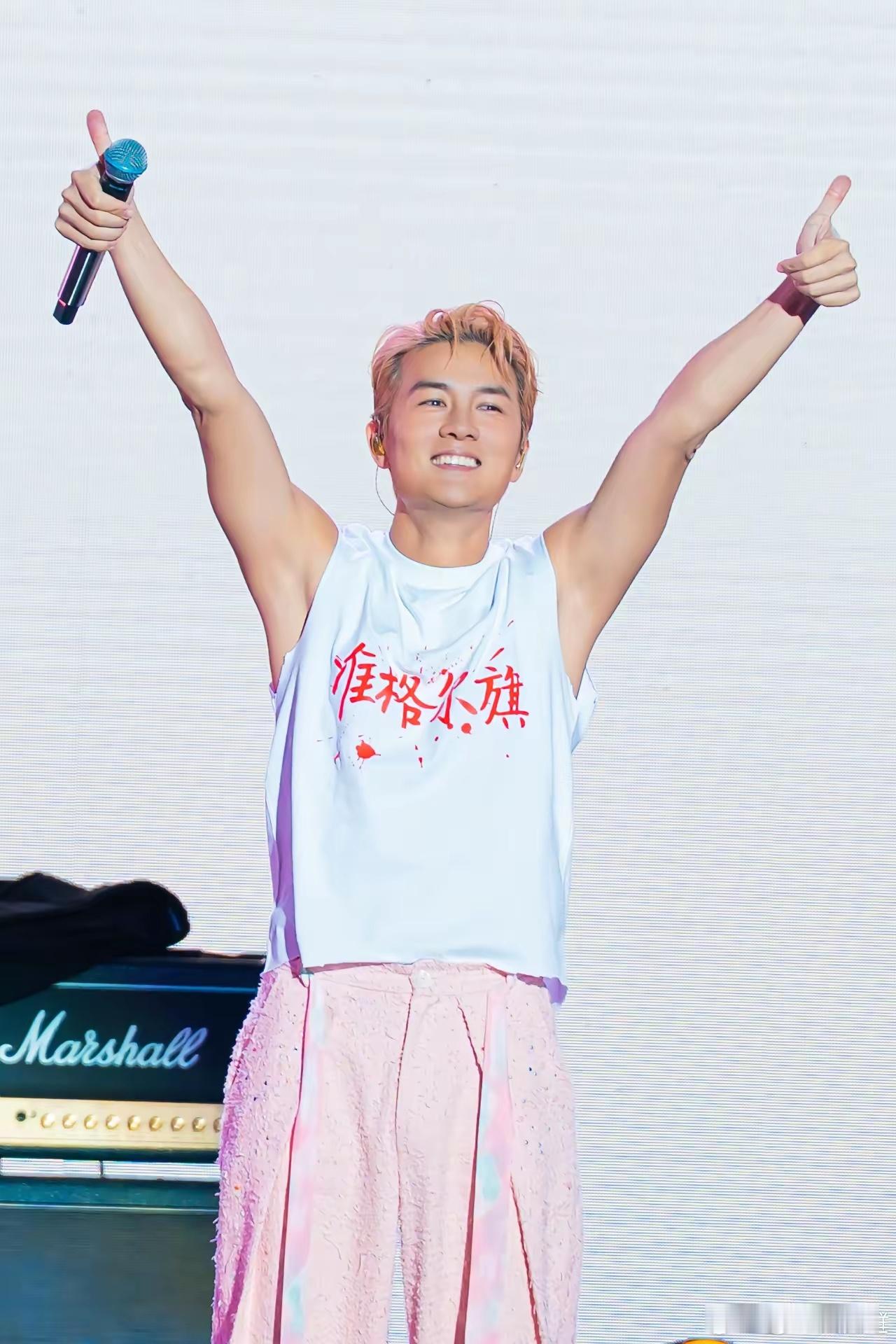 吴克群才是真明白人！​​​​当年何超莲二十出头倒追他，不仅买VIP票看他演唱会，