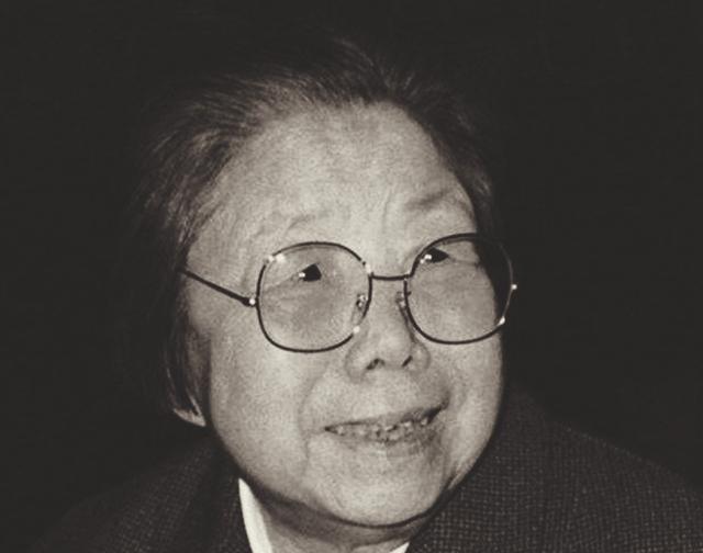 邓颖超去世后，秘书赵炜提出4个要求，中央回应：人民不会同意1992年7月11