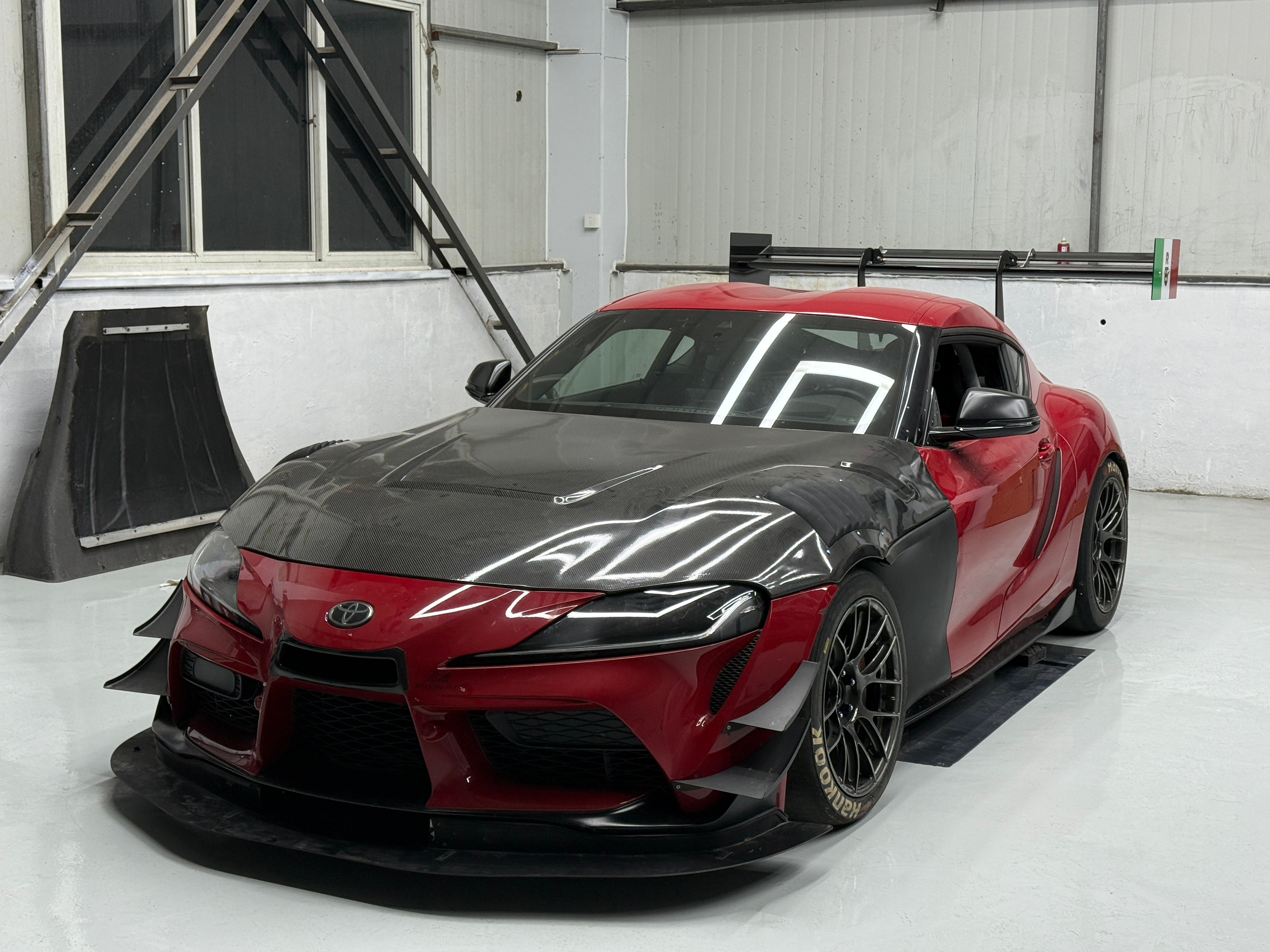 最近弄了一个新店，emm...也不算店吧，就是专门搞supra的地儿，再做一些空