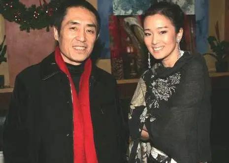 向太爆料：巩俐提分手那天，张艺谋在日本哭了一整晚。向太陈岚最近在自媒体上挺活跃