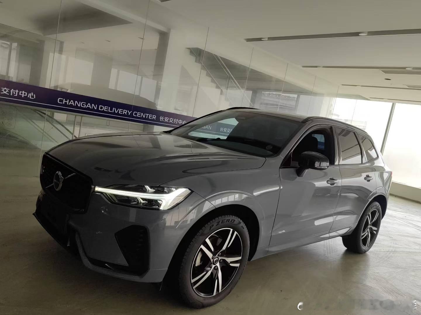 2022年上牌22款沃尔沃XC60史上最安全的汽车高配2.0T新车落地