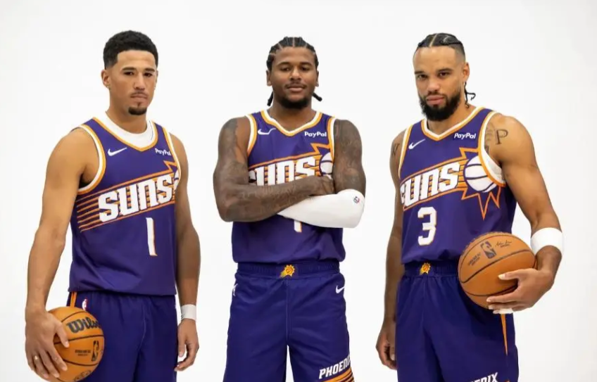 我之前嘲讽过格林，现在看他越打越好也是真心为他感到开心，连续4场20+。和布克配