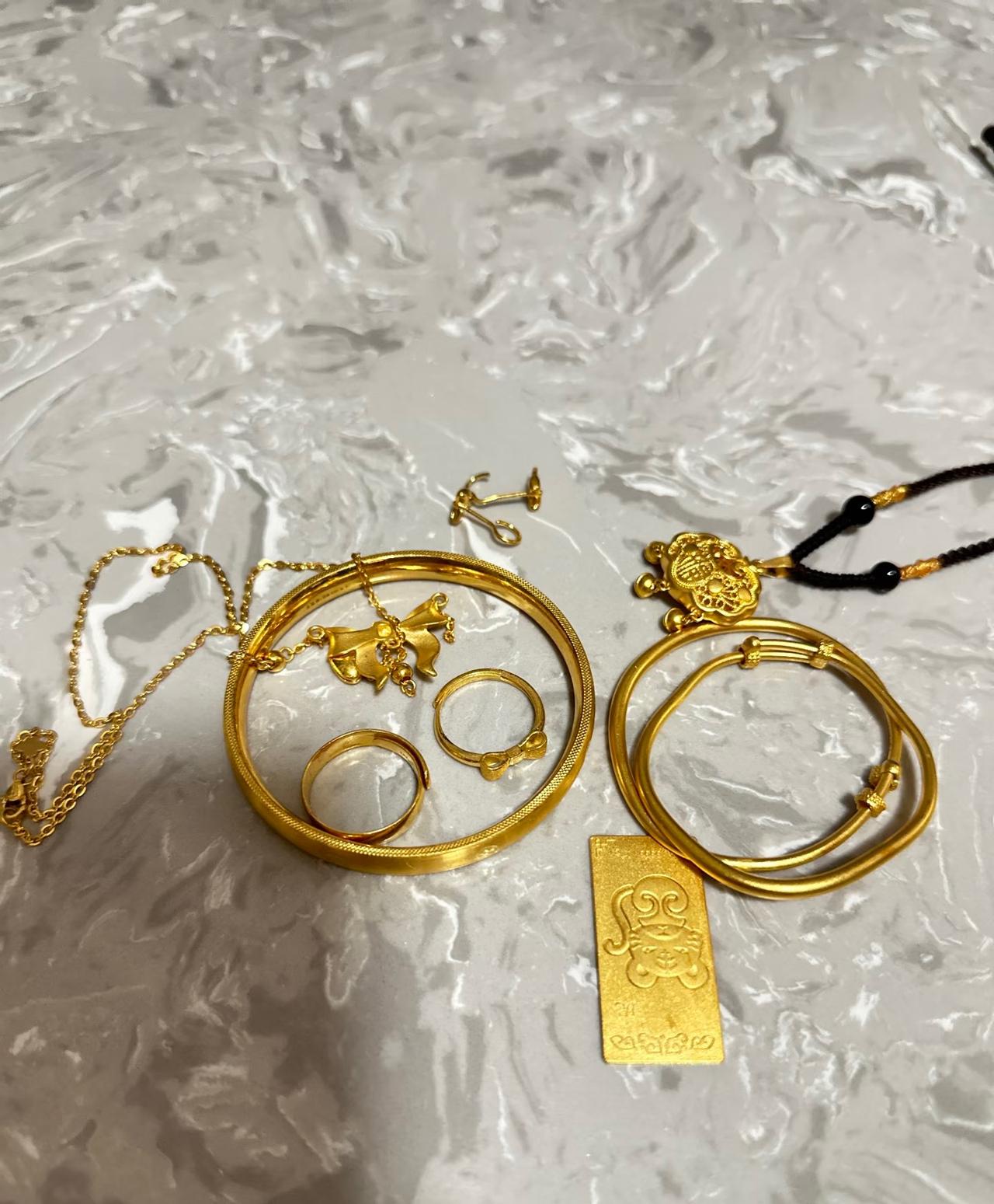 黄金市场侧底失控！2月1日1163，2月2日1070，刚刚一查直接暴跌到