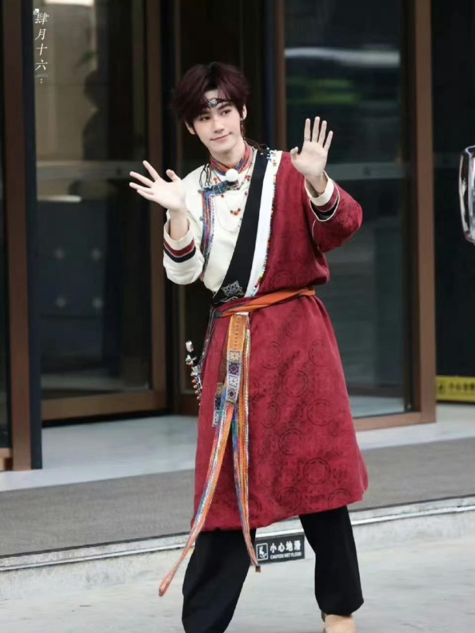 张真源将缺席跑男新疆录制奔跑吧张哥下轮新疆录制不去了？真的吗！和团体行程撞档期了