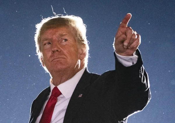 【特朗普发声警告伊朗：敢这么做，我们将以史无前例的威力予以回击】美国总统特朗普当