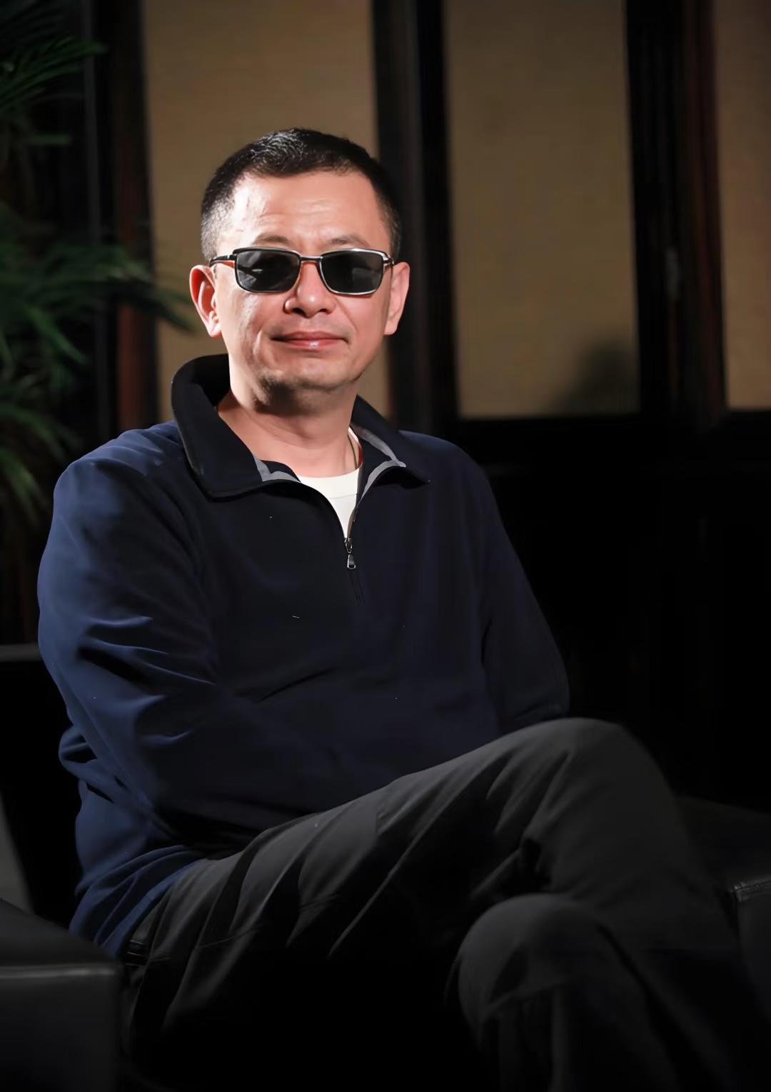 娱乐圈能整治王家卫的人估计只有王菲王家卫是出了名的能把演员逼疯，巩俐拍《