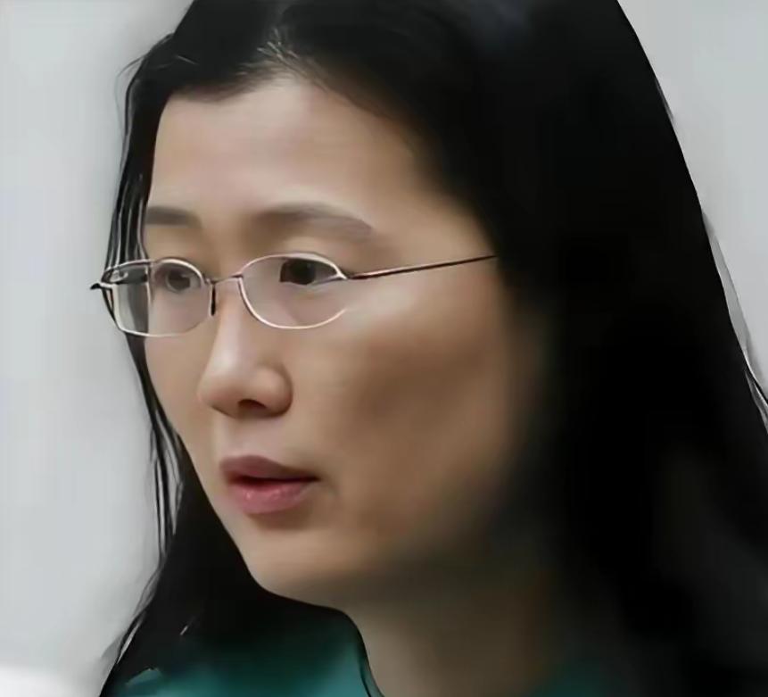 北大化学才女李天乐：潜伏在顶级药企工作十年，她利用职务之便，将其清华丈夫一点点"