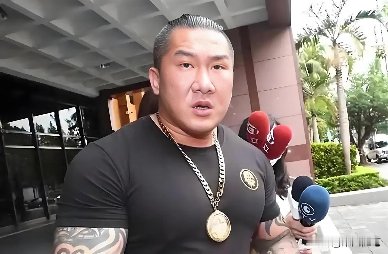 台湾网红“馆长”陈之汉抵达北京，开启为期12天的大陆之旅，这在我们普通百姓中也引