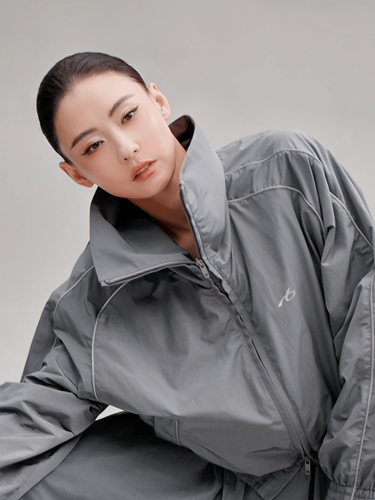 张柏芝内娱免检大光明每次看张柏芝大光明都要感叹：女娲造人时也太偏心了！头发全梳光