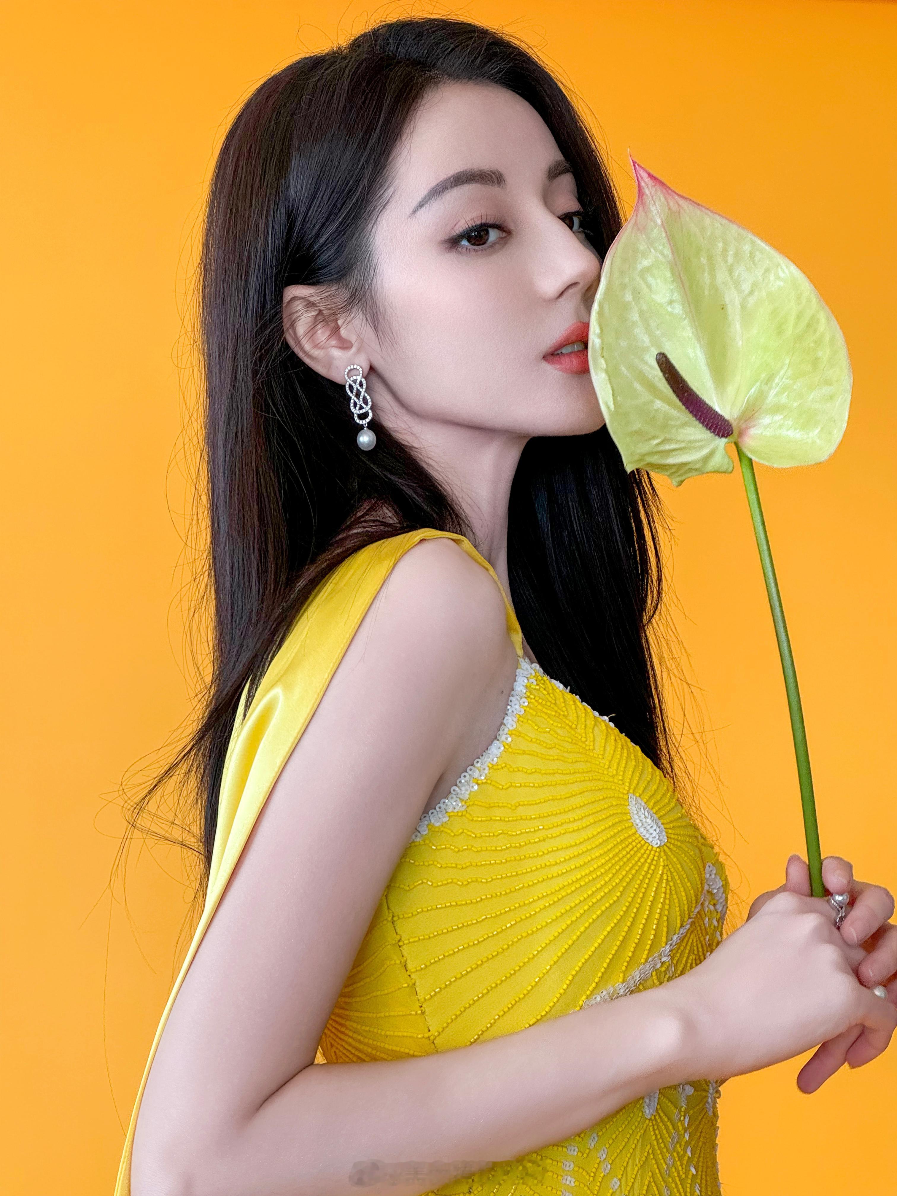 迪丽热巴今日份鲜橙味儿​​​