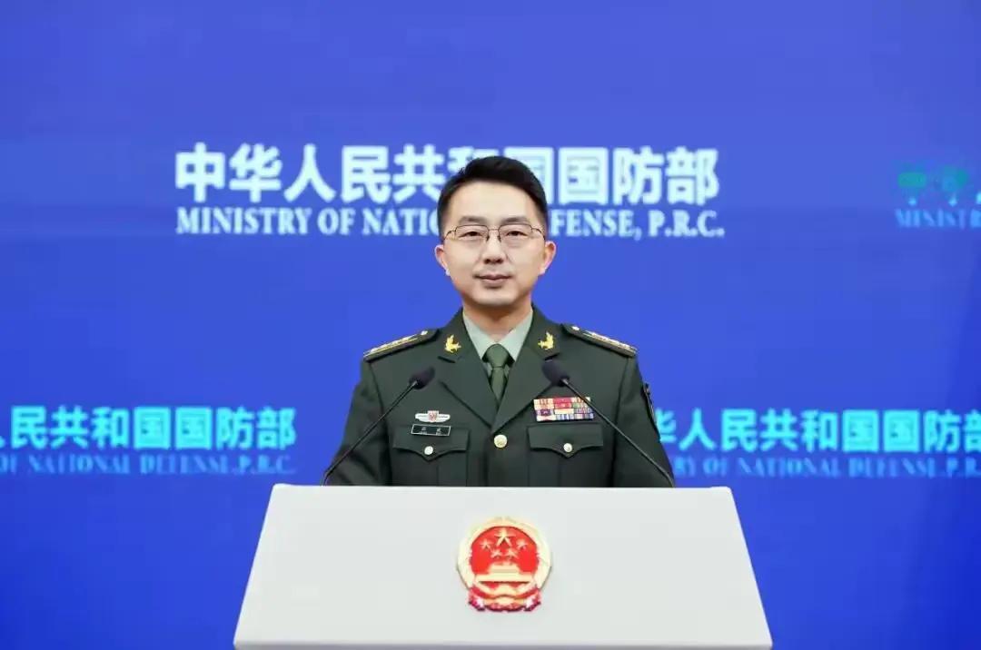没有半点退路！中国国防部已经向全世界亮明：解放军全员整装待发。倘若谁敢阻挠中国统