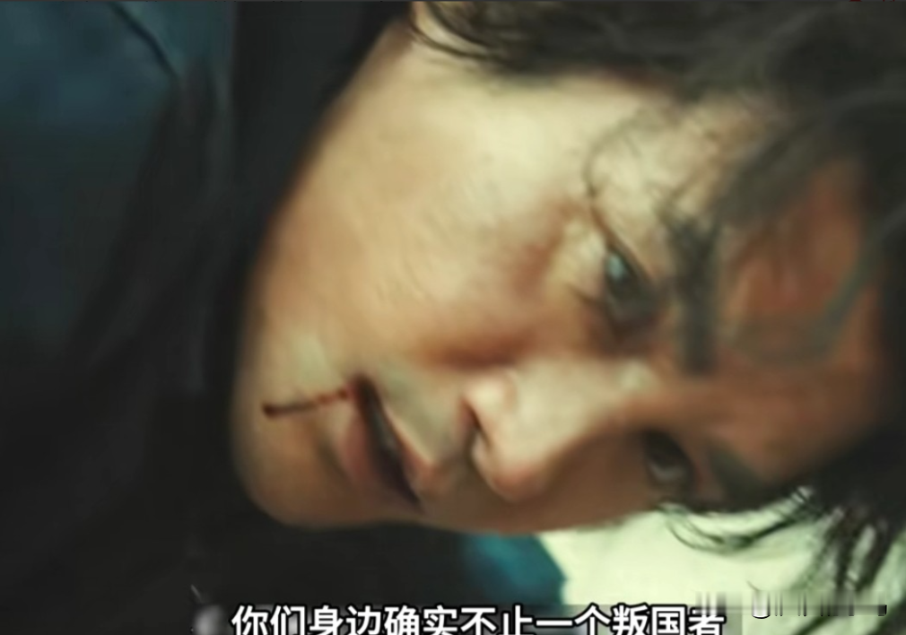真的被《交锋》这段香港逃亡戏吓到！反转密到窒息，结尾伏笔直接后背发凉😨说真的，追《交锋》最上头的不