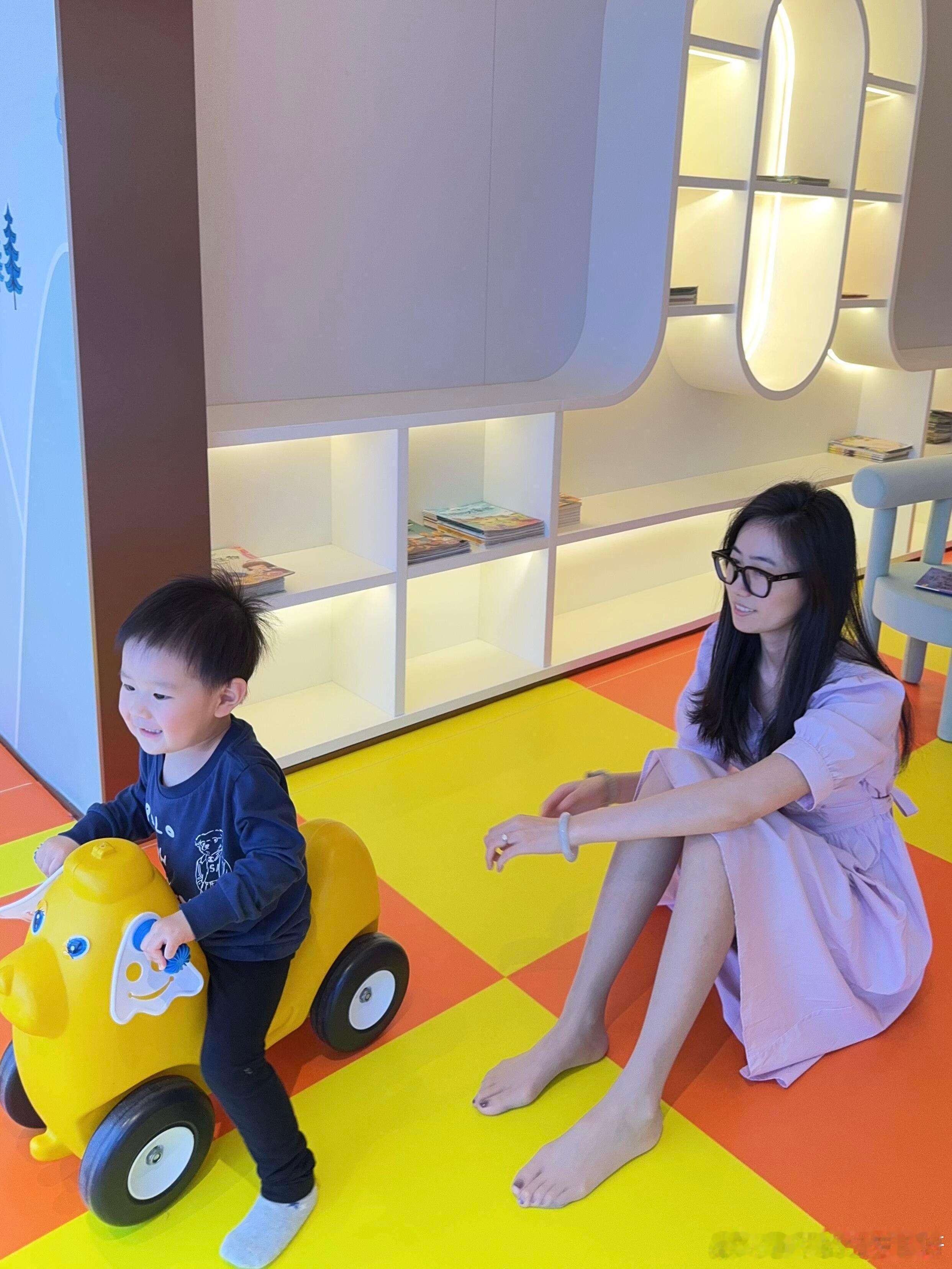 美丽宝妈，丝袜穿搭～​​​