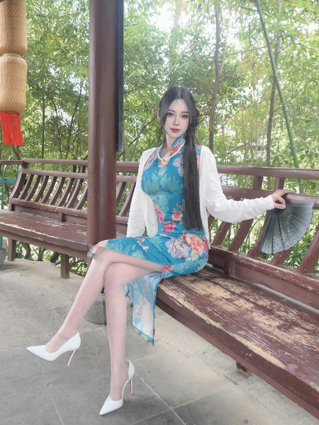 今年春天最想实现的心愿江南春色漫枝头，柳丝垂岸，繁花缀径，处处皆是温柔景致。女友