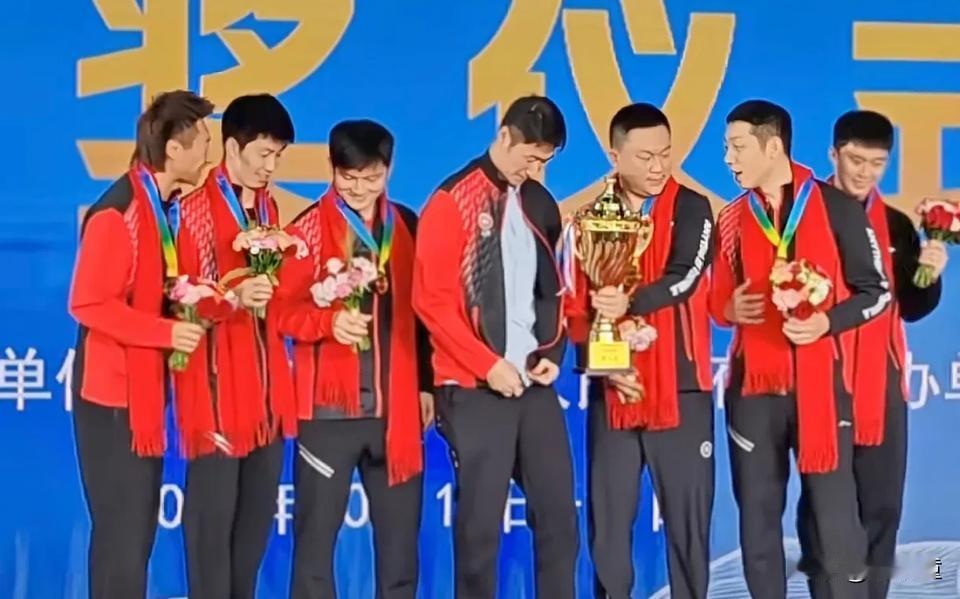说王励勤正直，最初还不信，但这次世乒赛封训信了！周雨在最新直播透露，他和周恺一