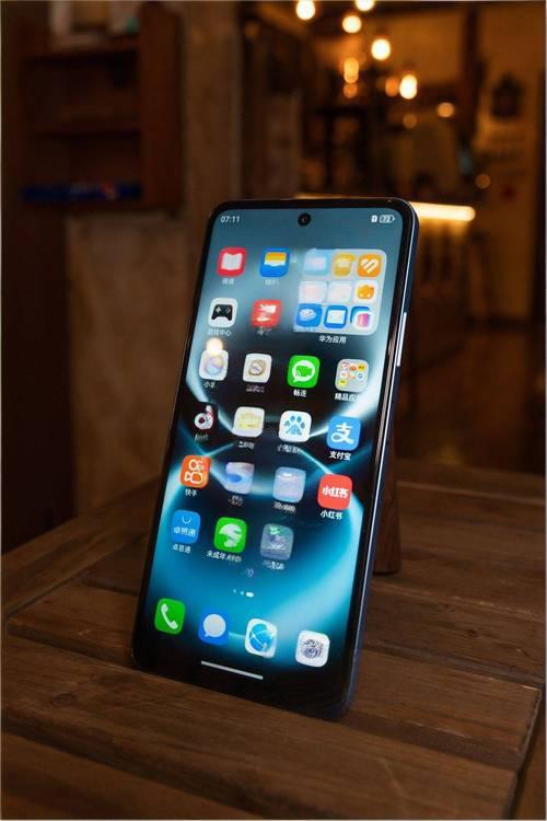 华为畅享90ProMax挺值得说道。它3月23日亮相，起售价1699元。有三