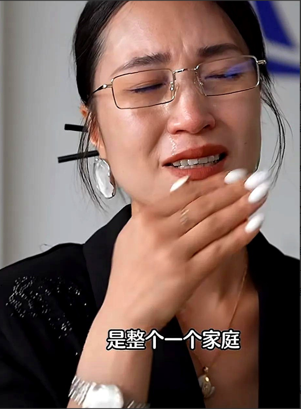 5月2日浙江金华，孙女士不慎从20米高处坠落瀑布下面的龙潭，下面是一个漩涡，龙潭